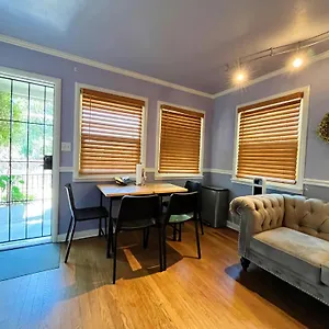 Sweet Home With Ample Parking Only 2Mins To Freeway Sacramento